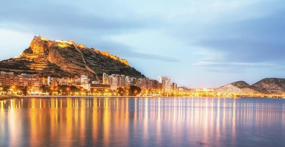 Luxury Apartments Near The Beach And Downtown Centrum 8 Alicante Exterior foto
